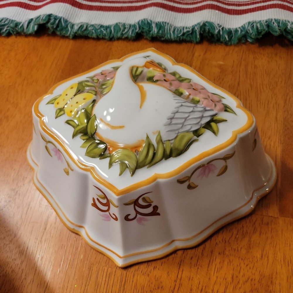 VINTAGE LE CORDON BLEU THE FRANKLIN MINT WALL DECORATIVE HANGING JELLO MOLD